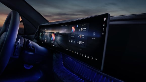 Connaitre par cœur son interface ne change pas le fond du problème : le conducteur détourne son regard de la route.