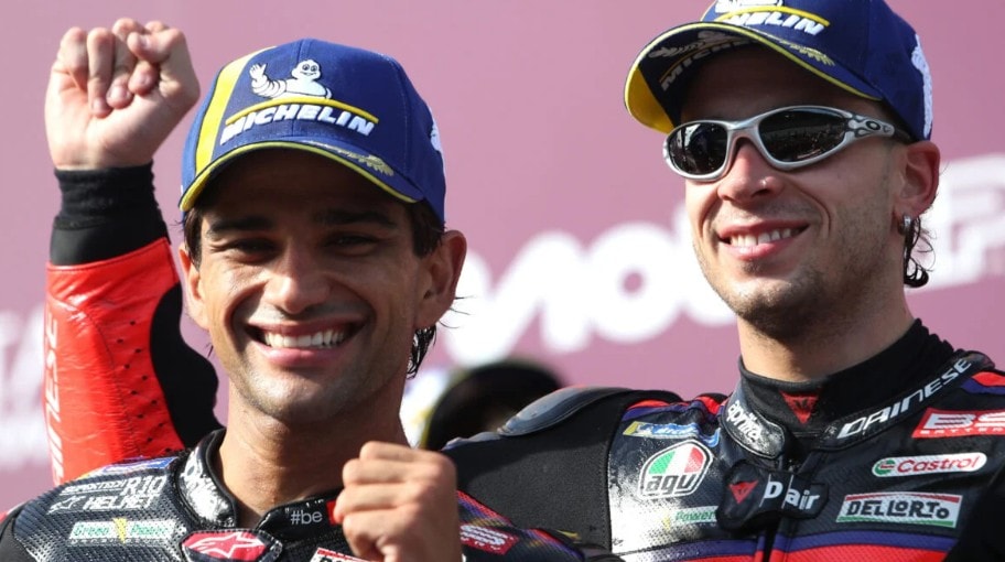 Les pilotes Aprilia Jorge Martin et Marco Bezzecchi engagés dans la lutte pour le titre MotoGP.