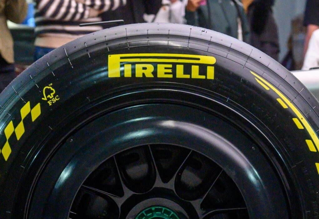 Installations d’une usine de fabrication de pneus Pirelli aux États-Unis.