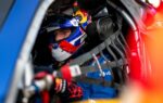 Max Verstappen, pilote Red Bull, dans le paddock.