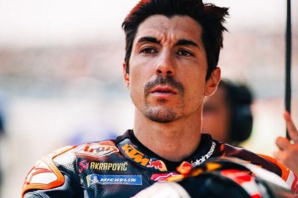 Maverick Viñales au guidon de sa KTM de MotoGP.