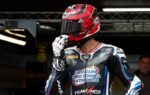 Des pilotes du Championnat de France Superbike en piste lors d'une course.