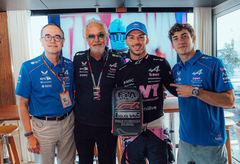 Flavio Briatore aux côtés du pilote Alpine Franco Colapinto.