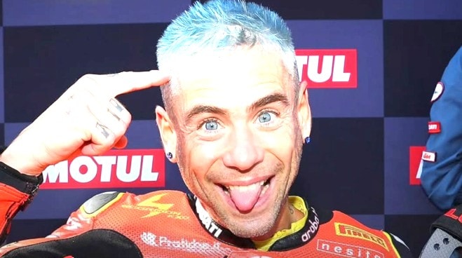 Alvaro Bautista au guidon de sa Ducati Panigale V4 R en WorldSBK.