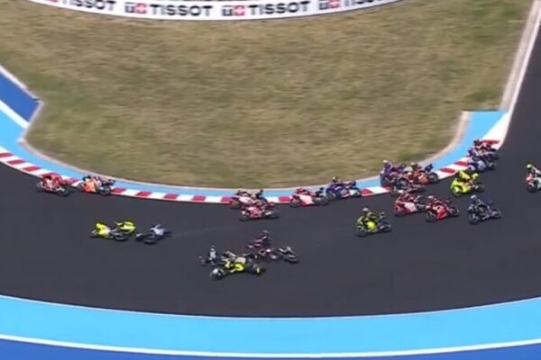 Des pilotes de MotoGP sur la piste du Balaton Park, en Hongrie.