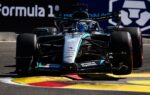 George Russell au volant de sa Mercedes sur le circuit urbain de Bakou.