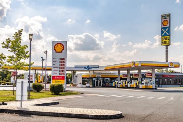 Une pompe à carburant dans une station-service allemande.