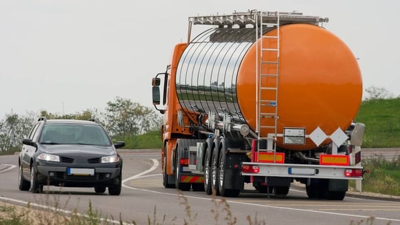 L'incertitude sur les approvisionnements en carburants participe à maintenir des prix élevés dans les stations-services.