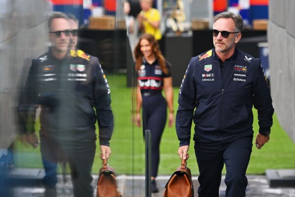 Portrait de Christian Horner, ancien patron de l'écurie Red Bull en Formule 1.