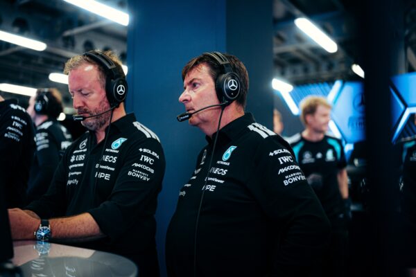 Une monoplace Mercedes engagée en Formule 1.