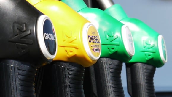 Les automobilistes français ne bénéficient pas d’une baisse fiscale généralisée des carburants.