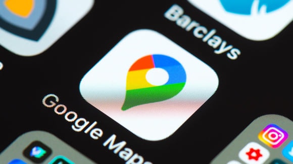 Google Maps affiche les feux et panneaux stop sur Android Auto.