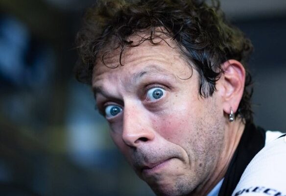 Valentino Rossi et Marc Marquez, deux champions du MotoGP dont la rivalité de 2015 sera évoquée dans un livre.