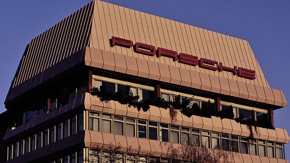 Porsche SE monte au capital de Volkswagen avant de tenter d’en prendre le contrôle.