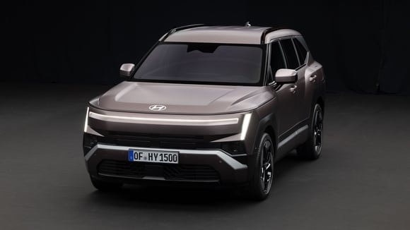La signature lumineuse du nouveau Hyundai Tucson forme un « H ».