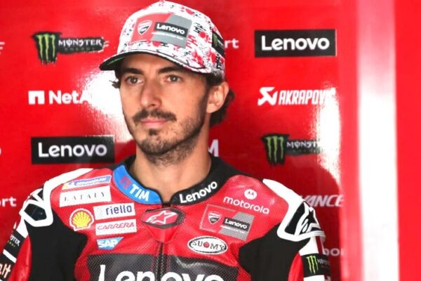 Francesco Bagnaia au guidon de sa Ducati sur le circuit de Motegi.