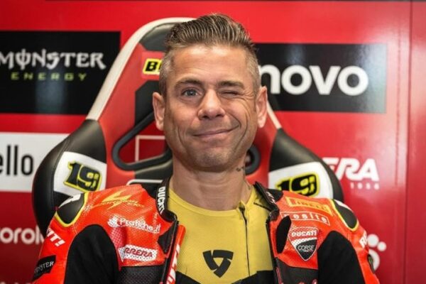 Alvaro Bautista au guidon de sa Ducati en WorldSBK.