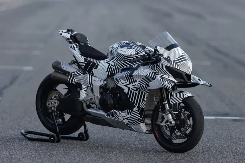 Máximo Quiles avec une CFMoto