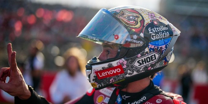Des pilotes de MotoGP disputent une course sur le circuit de Motegi au Japon.