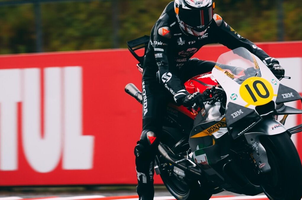 Luca Marini au guidon de sa Honda en livrée historique lors du Grand Prix du Japon à Motegi.