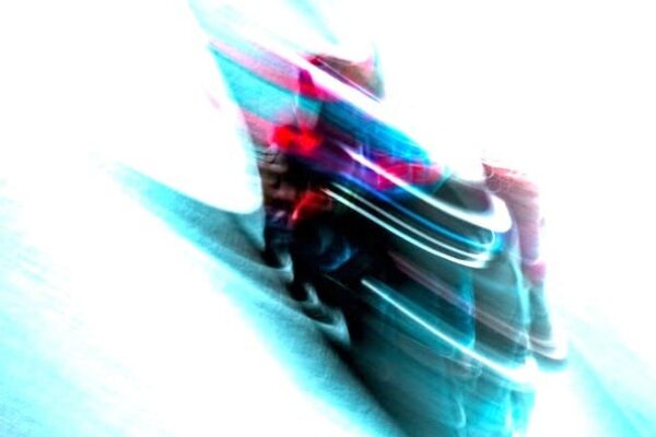 Une moto de MotoGP en piste lors d'une séance d'essais.
