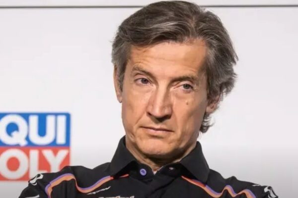 Une Aprilia de MotoGP sur le circuit de Motegi lors du Grand Prix du Japon.