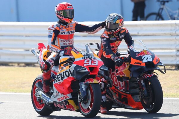 Dani Pedrosa dans le paddock du MotoGP.