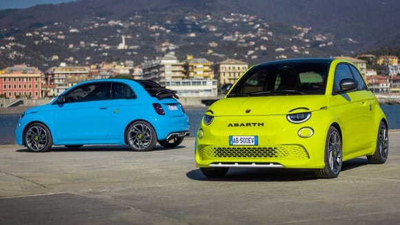 Les Abarth 500 coupé et cabriolet sont entièrement électriques.