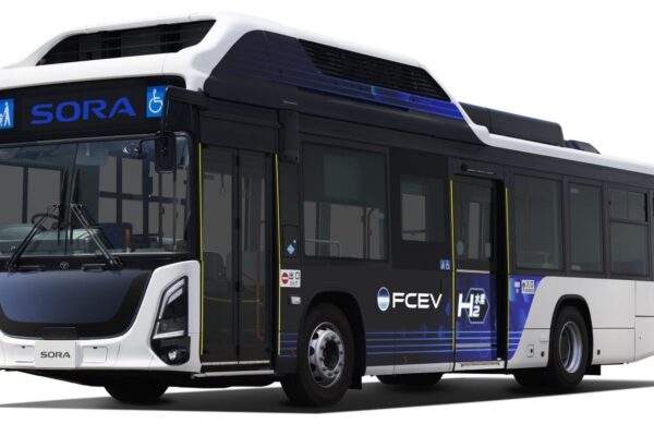 Le bus à hydrogène Toyota Sora développé en partenariat avec Isuzu.