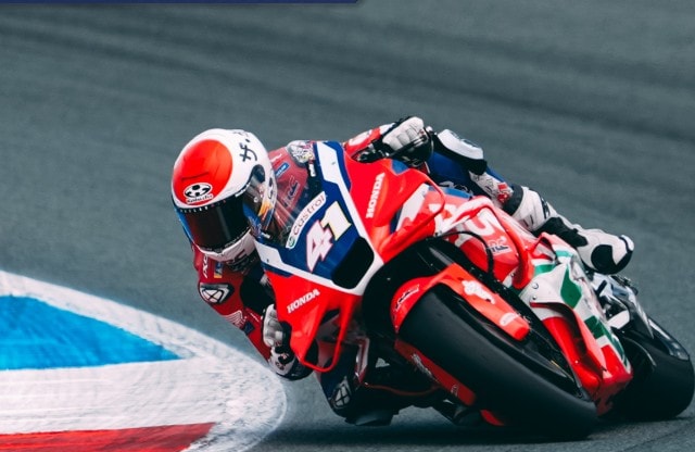 Aleix Espargaro au guidon de la Honda MotoGP.