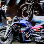 Voge CU-X Hybrid ajoute la recharge à la moto hybride