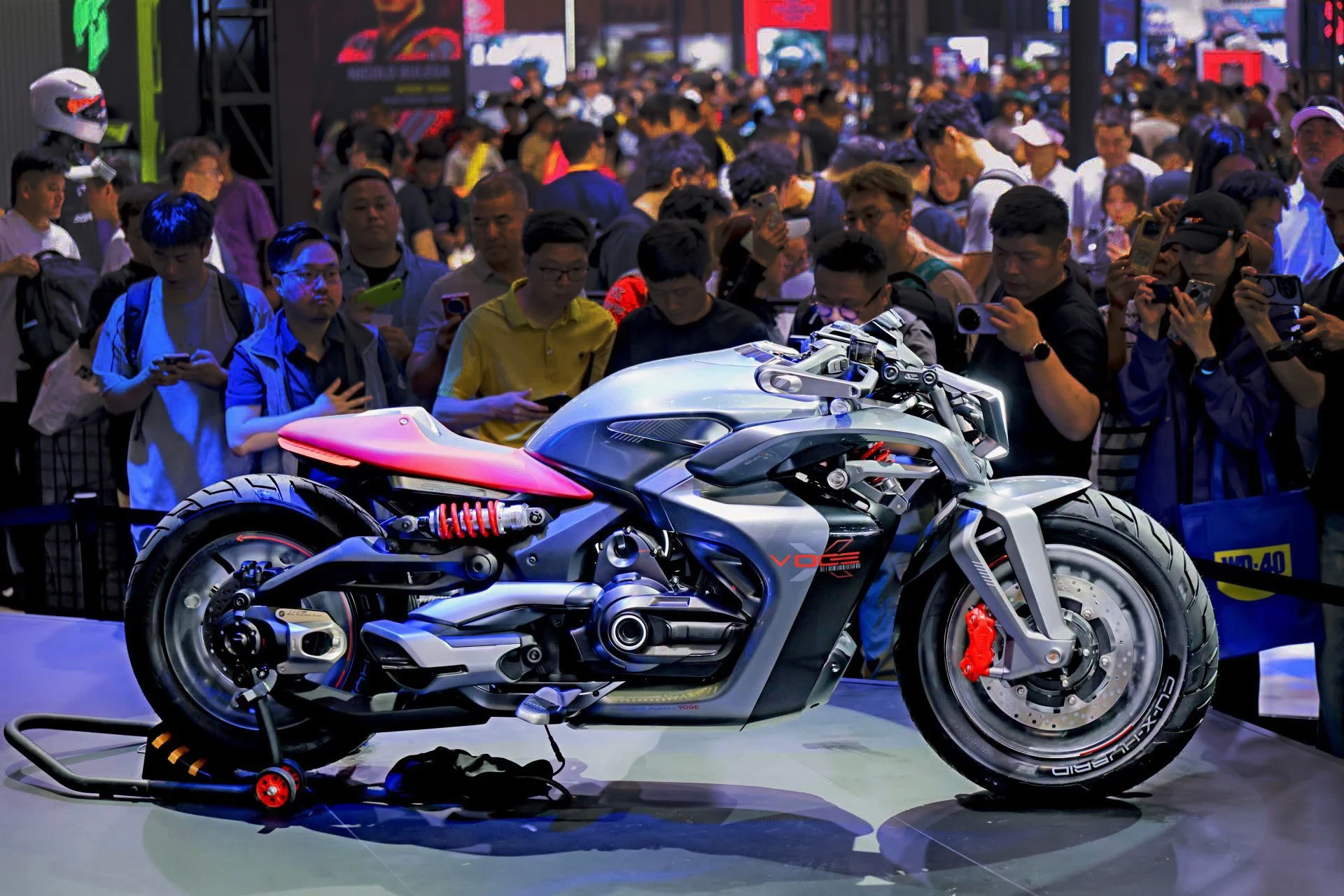Le concept Voge CU-X présente un design radical de cruiser hybride.