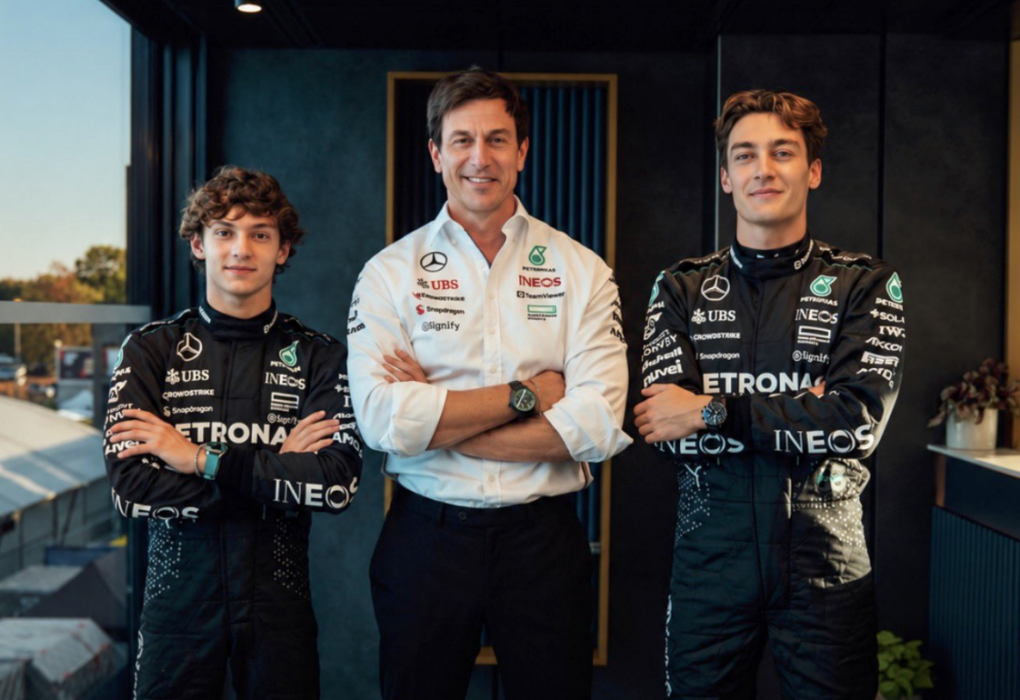 George Russell et Kimi Antonelli, les deux pilotes Mercedes engagés dans la lutte pour le titre en F1.