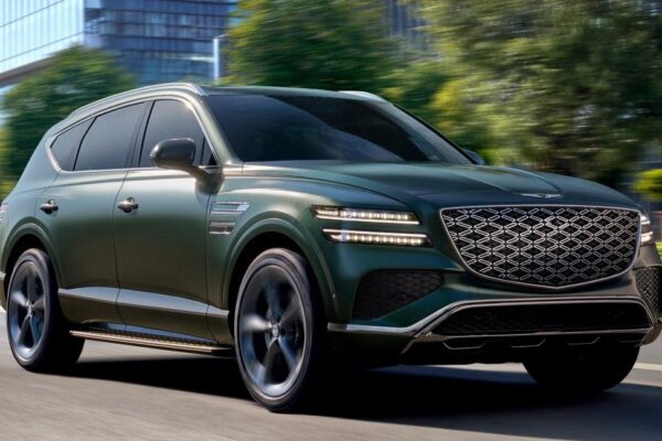 Le SUV Genesis GV80 Hybrid, modèle hybride à propulsion de la marque premium de Hyundai.