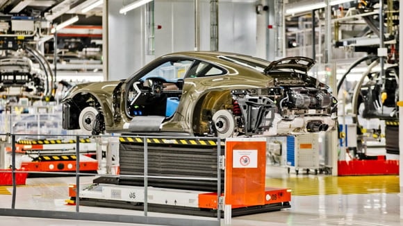 Porsche veut réduire ses coûts et adapter son outil industriel à des volumes plus faibles. Son futur seuil de rentabilité doit ainsi passer sous la barre des 200 000 voitures produites par an.