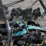 Mercedes à Singapour compare ses pièces, Russell pénalisé