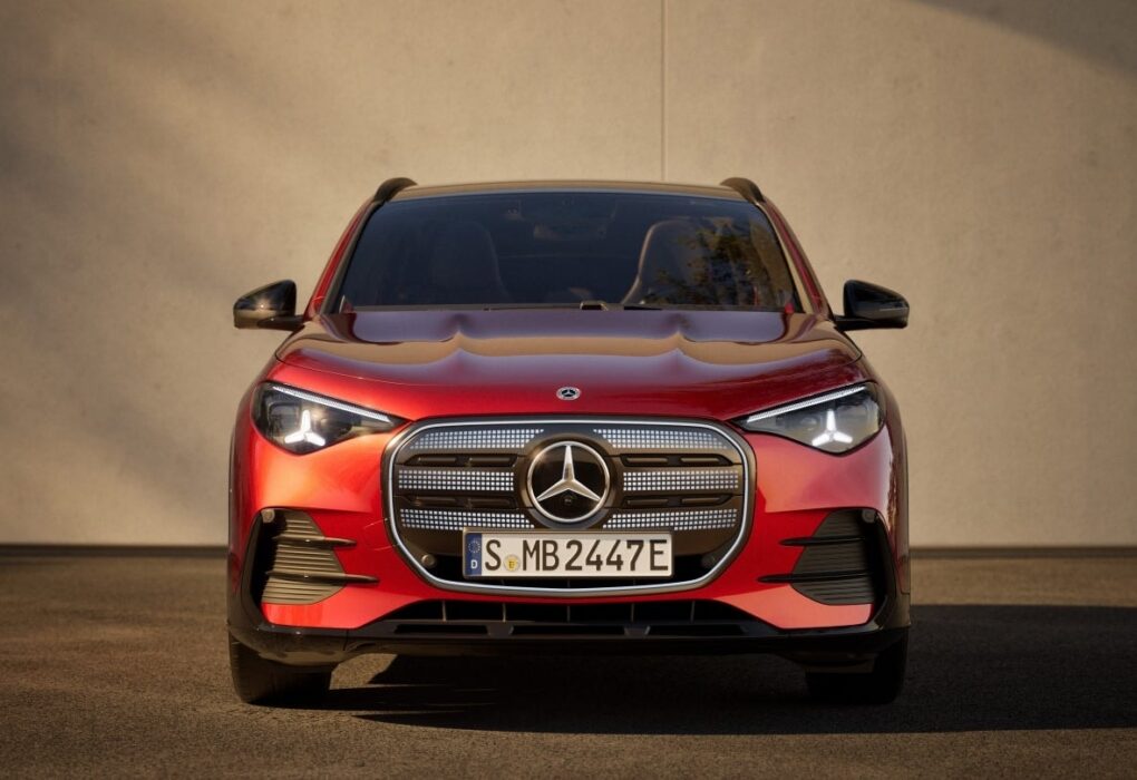 Une voiture Mercedes-Benz illustrant les résultats commerciaux du constructeur au troisième trimestre 2026.