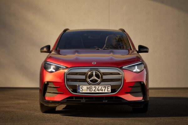 Une voiture Mercedes-Benz illustrant les résultats commerciaux du constructeur au troisième trimestre 2026.