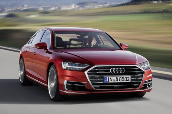 Une Audi A8, grande berline haut de gamme du constructeur aux anneaux.