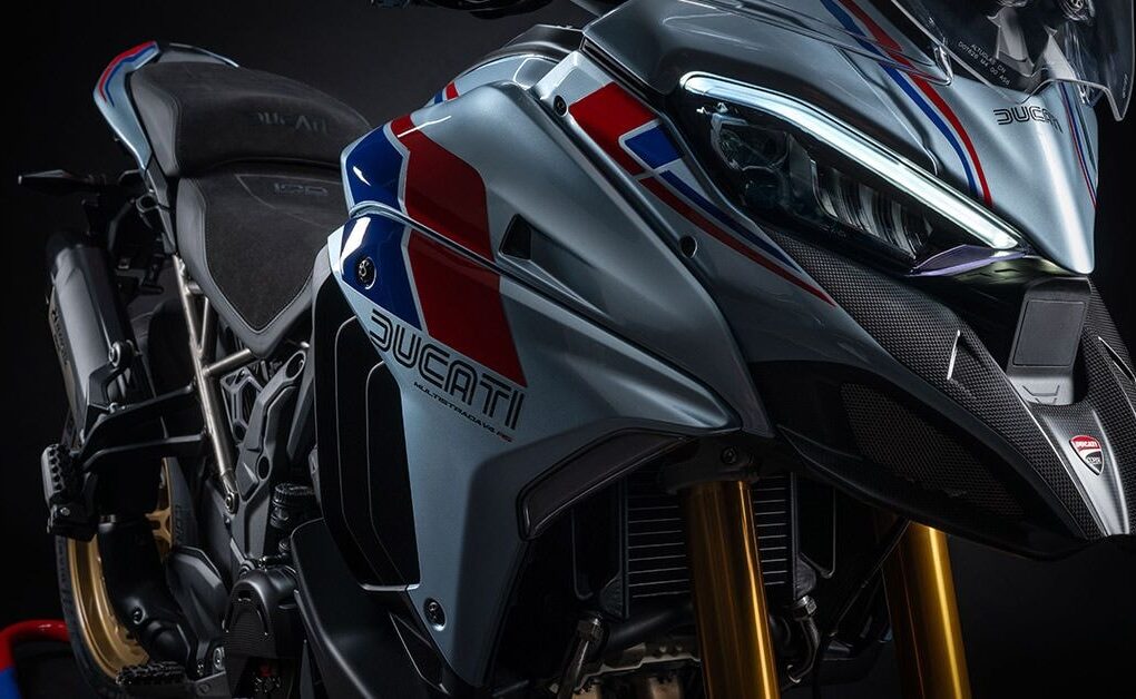 Ducati Multistrada V4 RS 100 dans sa décoration inspirée de la Pantah de 1979.
