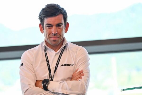 Carlos Ezpeleta, au centre du débat sur le nouveau format du MotoGP en 2027.