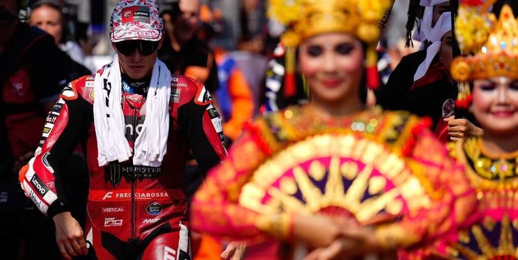 Marco Bezzecchi au guidon de son Aprilia lors du GP d'Indonésie à Mandalika.