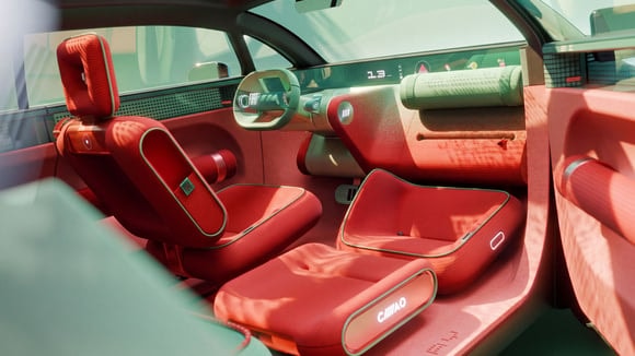 Le siège passager du Fiat Multiplay se transforme en méridienne.