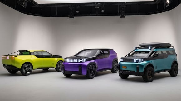 Les concept-cars Fiat Pick-up, Fiat Giga-Panda et Fiat Camper, de gauche à droite.