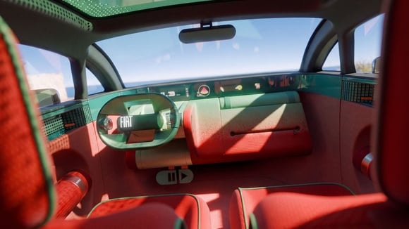 L’habitacle minimaliste du Fiat Multiplay, avec ses écrans masqués à l’arrêt.
