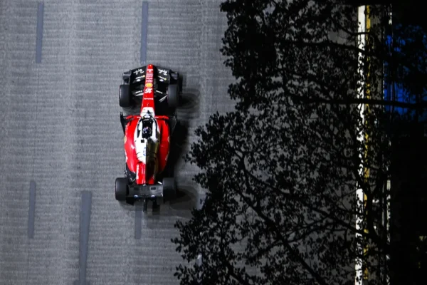 Charles Leclerc au volant de sa monoplace Ferrari lors du GP de Singapour.