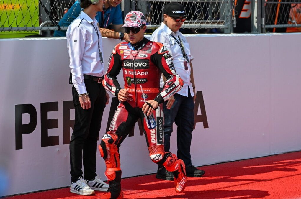 Marc Marquez dans le paddock du MotoGP lors d’un week-end de Grand Prix.