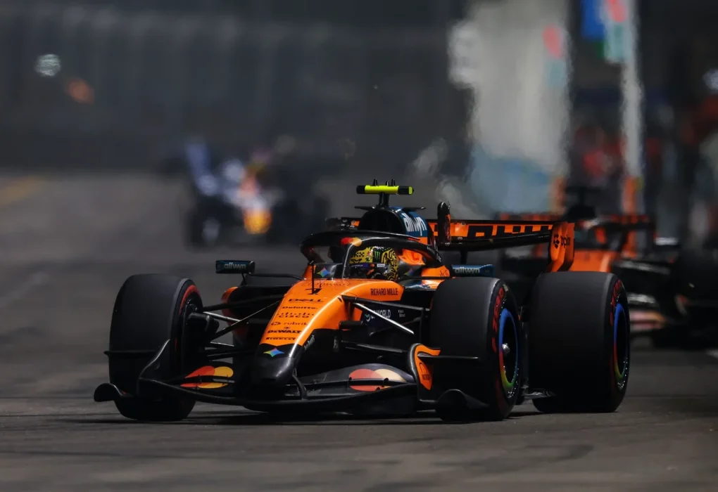 Lando Norris au volant de sa McLaren lors du week-end du GP de Singapour.