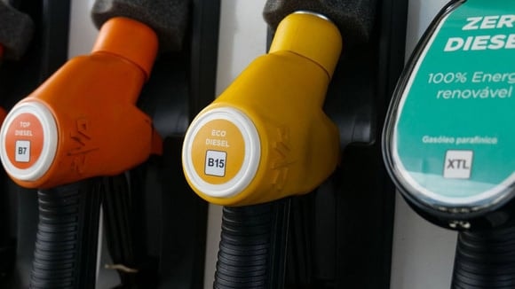 Déblocage de 10 millions de barils de gazole pour faire baisser les prix à la pompe.