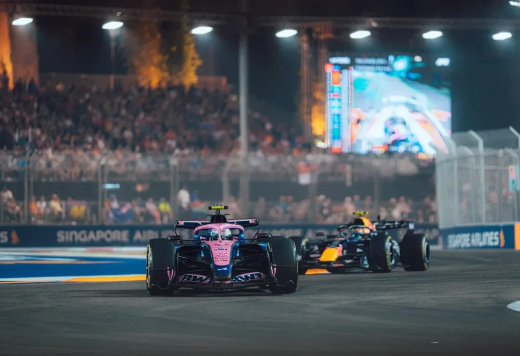 Une monoplace Alpine engagée en Formule 1.